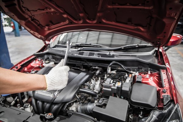 Entretien automobile : 10 astuces pour simplifier les soins de votre voiture